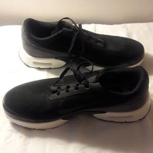 Nike Suede tennis shoes